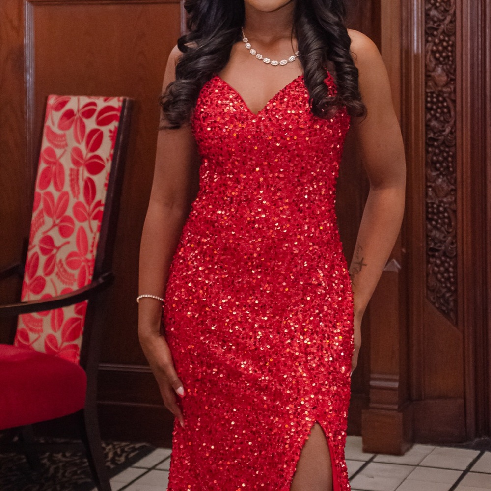 Red prom dress available ! Worn once